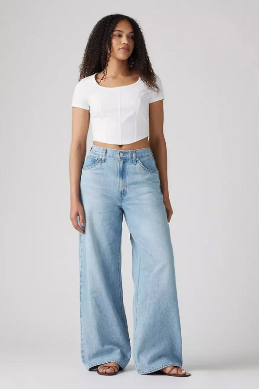 Zara High-Waisted Light Blue Wide-Leg Jeans.